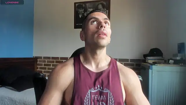 Snapshot of justinkarter chatting on June 26, 4:44 pm justinkarter online show from June 26, 4:44 pm