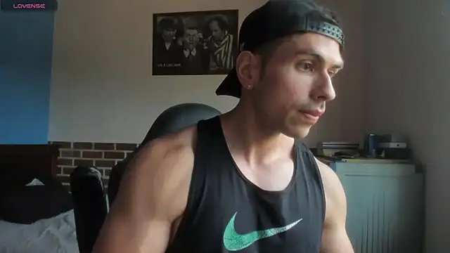 Snapshot of justinkarter chatting on July 2, 5:52 pm justinkarter online show from July 2, 5:52 pm