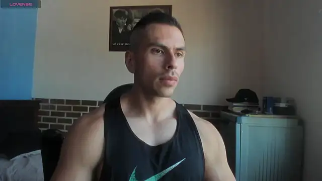 Snapshot of justinkarter chatting on July 7, 3:38 pm justinkarter online show from July 7, 3:38 pm