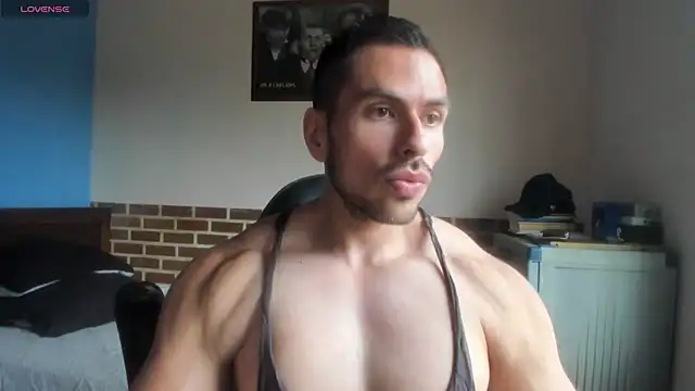 Snapshot of justinkarter chatting on July 17, 4:01 pm justinkarter online show from July 17, 4:01 pm