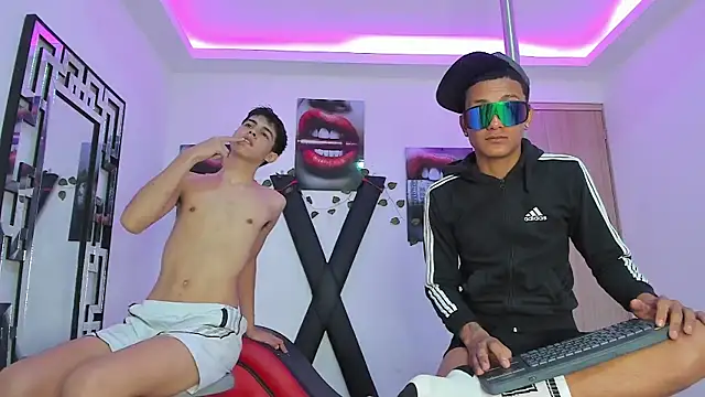 TWINKS FRIENDS online show from September 30, 7:24 am