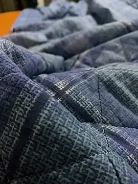 girlslvrs online show from January 14, 7:08 pm