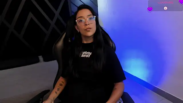 zoe martins  online show from February 7, 5:27 pm