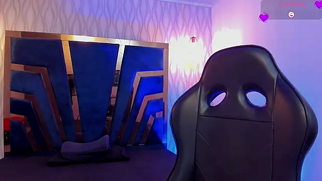 zoe martins  online show from February 9, 5:39 pm