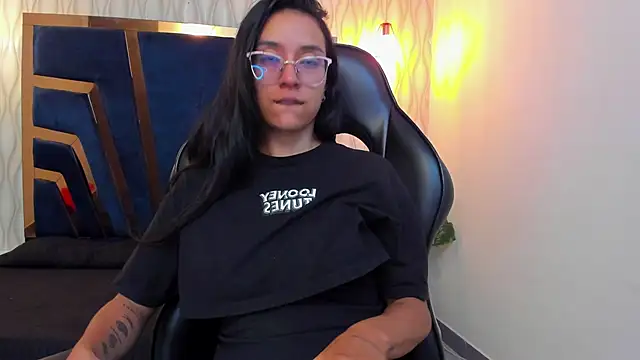 zoe martins  online show from February 12, 5:19 pm