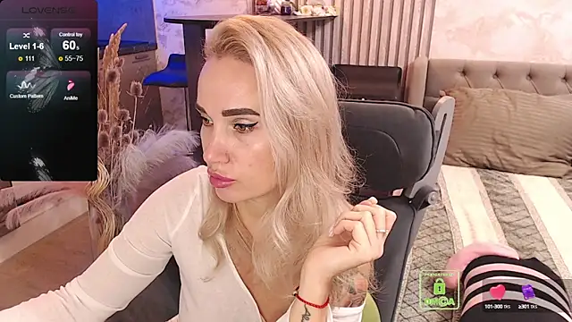 Snapshot of FreeBerryMILF chatting on October 15, 3:12 pm FreeBerryMILF online show from October 15, 3:12 pm