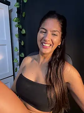 chicachocolate01 online show from February 5, 8:41 am