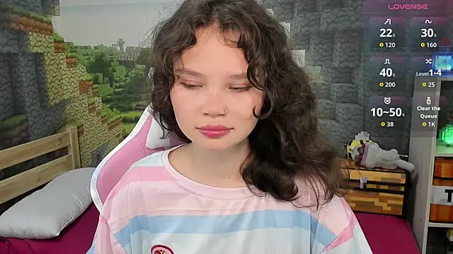 EmilyChaves online show from September 10, 6:08 pm