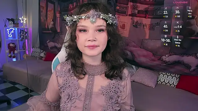 EmilyChaves online show from October 28, 4:31 pm