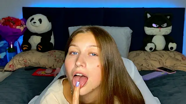 MissEmilyMiller online show from March 12, 5:41 pm