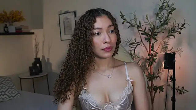 isabella-garcia- online show from July 1, 1:51 am