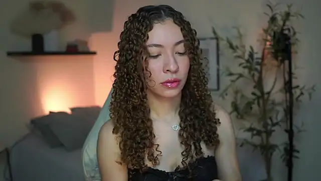 isabella-garcia- online show from July 5, 12:12 pm
