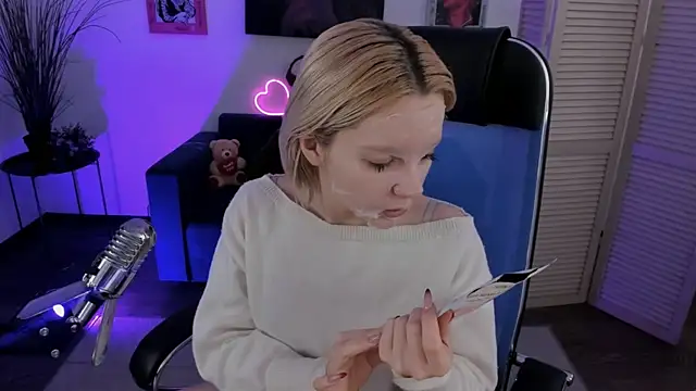 AuroraWrenfield online show from January 13, 10:09 am