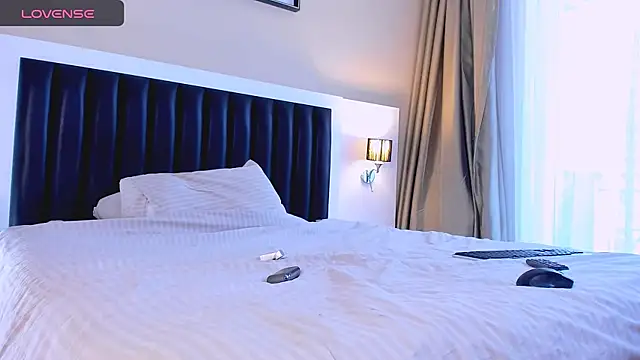 marrenaa online show from November 30, 7:12 am