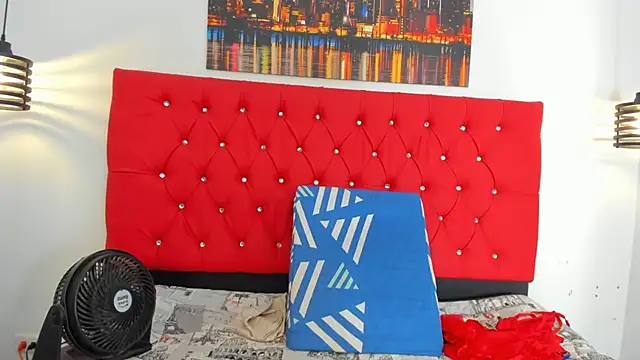 carolinacrus01 online show from November 4, 3:44 pm