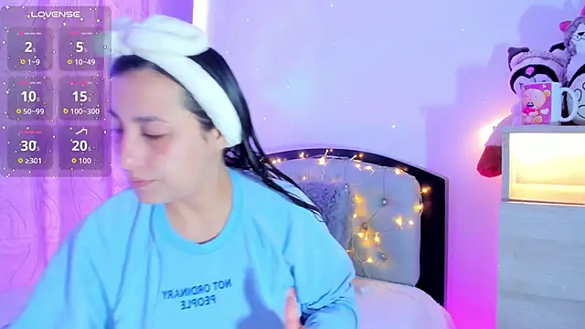 my aleja  online show from February 10, 12:42 pm