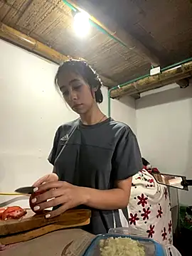 juliie star online show from October 25, 6:13 pm