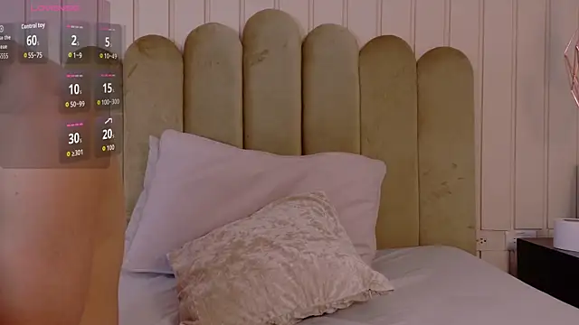 juliie star online show from April 3, 1:14 am