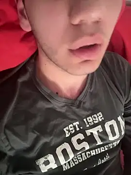 Snapshot of FrequentFew chatting on February 28, 1:23 pm FrequentFew online show from February 28, 1:23 pm