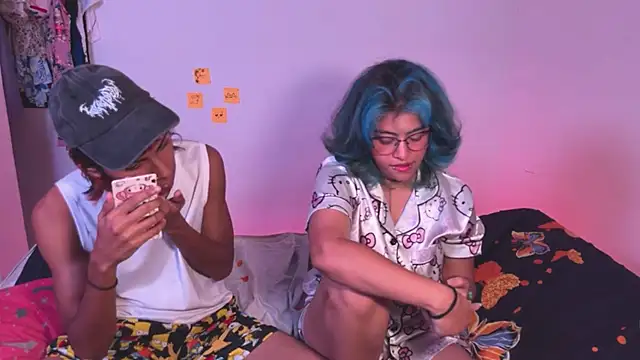 Snapshot of Andrewpetrikov_ chatting on September 15, 10:32 pm Andrewpetrikov online show from September 15, 10:32 pm