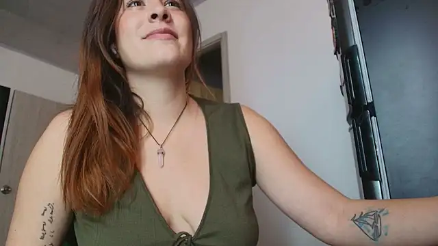 Snapshot of ImSophieFox chatting on January 5, 5:27 pm ImSophieFox online show from January 5, 5:27 pm