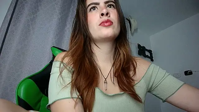 Snapshot of ImSophieFox chatting on February 25, 3:38 am ImSophieFox online show from February 25, 3:38 am