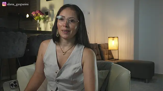 alana gasparini online show from November 14, 2:43 am