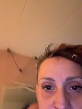 Snapshot of Ticklednipples chatting on November 19, 10:15 am Ticklednipples online show from November 19, 10:15 am