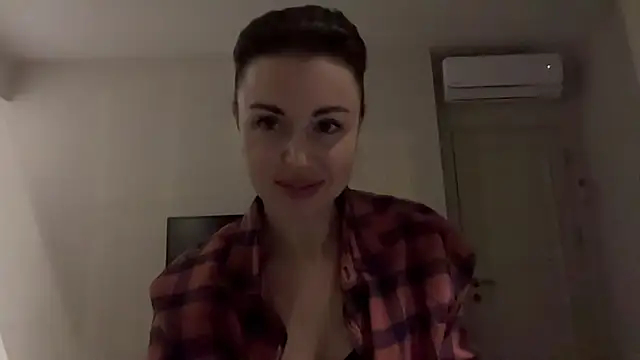 Snapshot of Gilin1 chatting on November 1, 7:05 pm Gilin1 online show from November 1, 7:05 pm