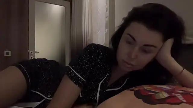 Snapshot of Gilin1 chatting on November 6, 8:10 pm Gilin1 online show from November 6, 8:10 pm