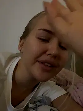 Snapshot of CandyVice chatting on October 28, 8:22 pm CandyVice online show from October 28, 8:22 pm