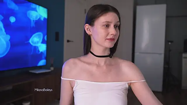 milanabaileys  online show from September 30, 1:16 pm