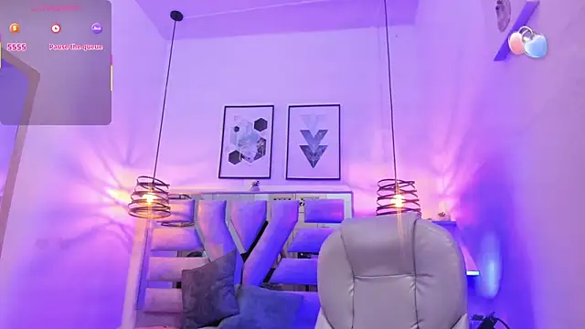 Snapshot of Ambar_Cullen chatting on October 17, 8:55 pm Ambar Cullen online show from October 17, 8:55 pm