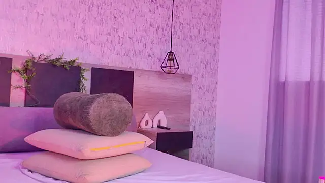 Snapshot of Celine_Lee chatting on February 14, 3:42 pm Celine Lee online show from February 14, 3:42 pm