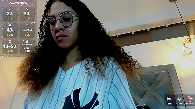 Hanna Cornee  online show from October 4, 1:20 pm