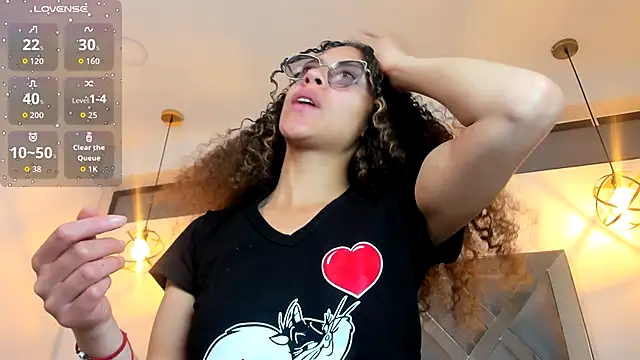 Hanna Cornee  online show from October 9, 1:42 pm