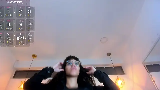 Hanna Cornee  online show from February 16, 12:34 pm