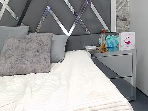 YanetRose online show from November 15, 3:37 am