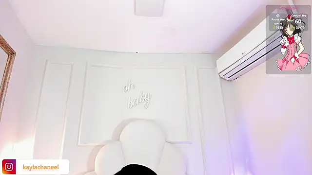 Kaylachannell online show from March 11, 3:45 am