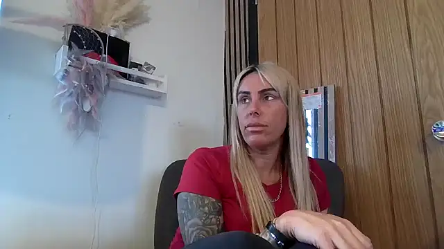 poppyinga1 online show from March 11, 9:04 am