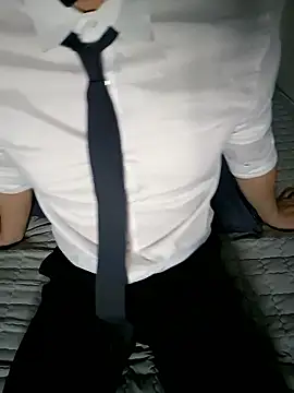 111owo111 online show from April 7, 1:33 pm