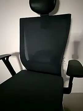 111owo111 online show from April 11, 3:38 pm