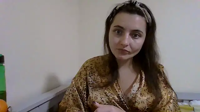 DInaraXRose online show from October 6, 7:00 pm