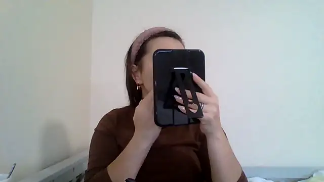 DInaraXRose online show from October 21, 9:32 am