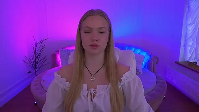 CelesteNoir online show from December 23, 8:01 am