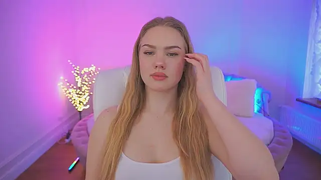 CelesteNoir online show from February 17, 9:17 am