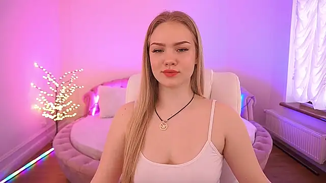 CelesteNoir online show from March 13, 7:59 am