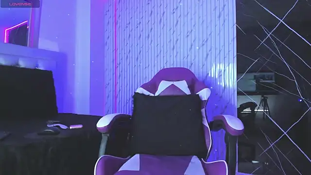 chloe jacksonn online show from October 22, 11:59 pm