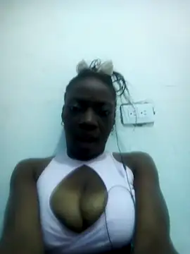 Snapshot of Aurora-Queen chatting on October 31, 6:03 am Aurora-Queen online show from October 31, 6:03 am