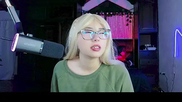 Shisuku Sophi online show from November 23, 11:15 pm